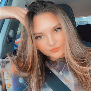 Meet your Posher, Angelina